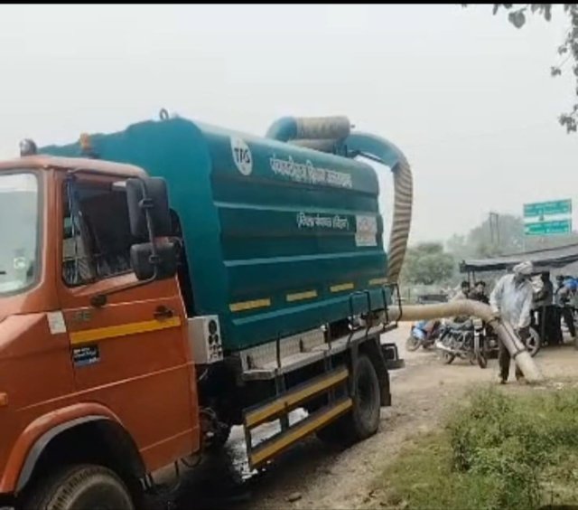 ‘वैक्यूम-वेस्ट-लीटर-पिकर-मशीन-का-सफल-संचालन.jpeg