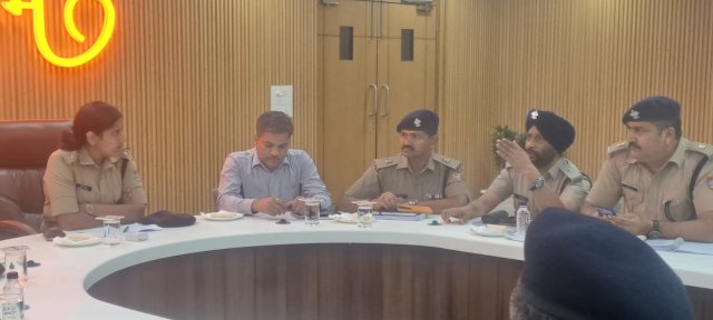 1785602343_517_SSP-हरिद्वार-के-निर्देश-में-पुलिस-अधीक्षक-अपराधयातायात-द्वारा-कांवड़.jpg