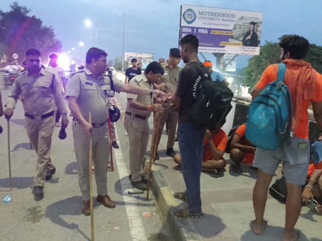 1786118579_277_हाईवे-पर-यातायात-व्यवस्था-को-सुचारू-रूप-से-चलाएं-जाने.jpeg