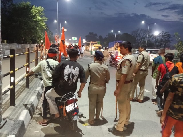 1786118717_247_दक्ष-मंदिर-में-BDS-टीम-का-सघन-सुरक्षा-सर्च-अभियान.jpeg