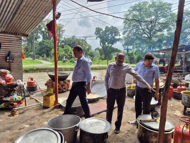 खाद्य-कारोबारियों-को-स्वच्छता-सुरक्षित-भंडारण-एवं-गुणवत्तापूर्ण-खाद्य-सामग्री.jpg
