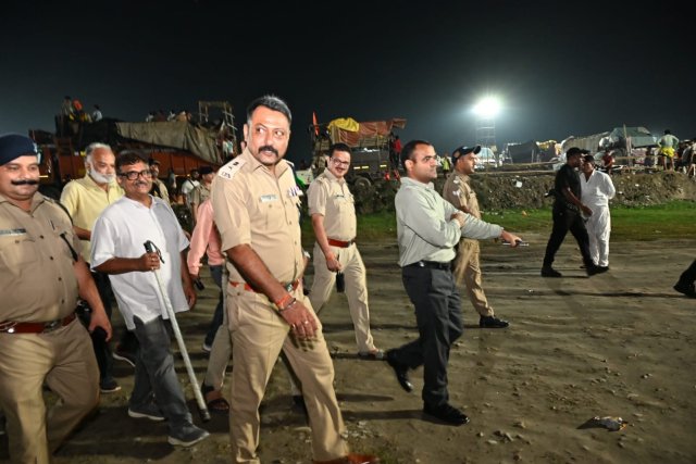 जिलाधिकारी-एवं-वरिष्ठ-पुलिस-अधीक्षक-डाक-कांवड़-की-व्यवस्थाओं-एवं.jpg