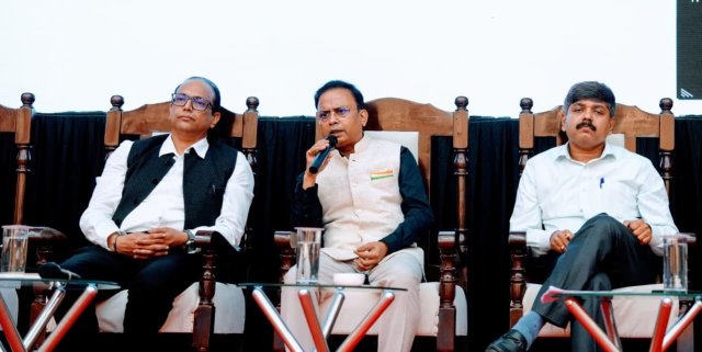 देहरादन-में-Viksit-Uttarakhand-Vision-2047-पर-गहन-चर्चा-हेतु.jpeg
