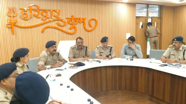 पुलिस-मुख्यालय-से-आईजी-एसटीएफ-निलेश-आनंद-भरणे-एवं-डीआईजी.jpeg
