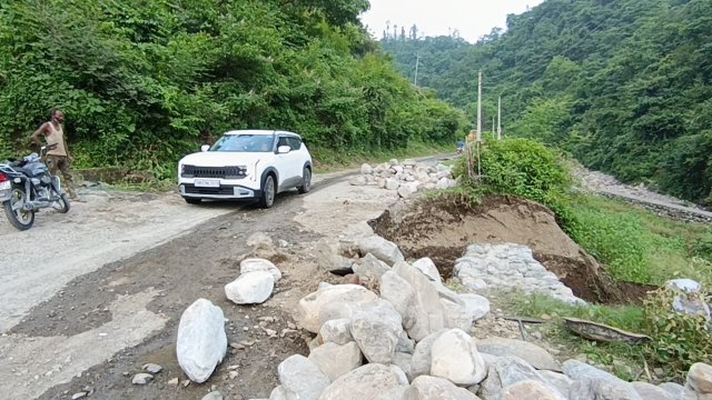 मुख्यमंत्री-की-मॉनिटरिंग-में-राहत-एवं-पुनर्निर्माण-कार्य-तेज-मालदेवता.jpeg