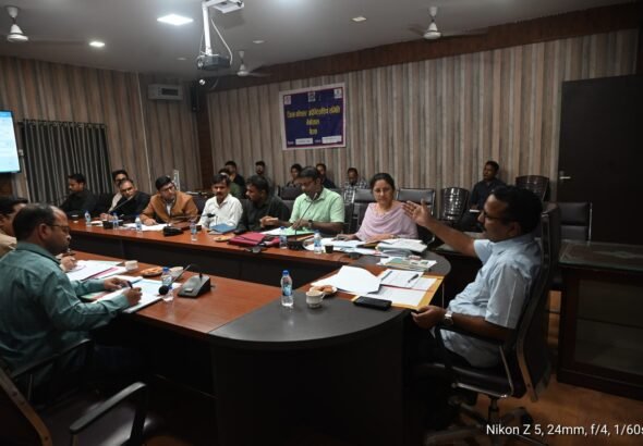 1790525091_793_जिलाधिकारी-ललित-मोहन-रयाल-की-अध्यक्षता-में-जिला-कौशल-एवं.jpg