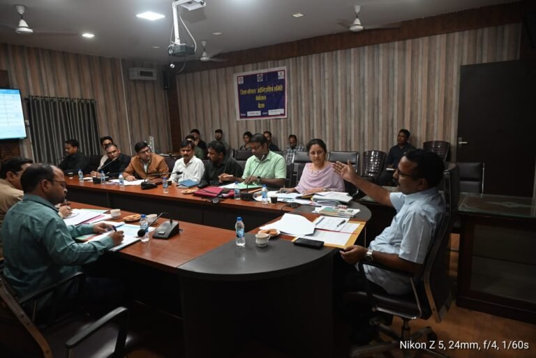 1790525091_793_जिलाधिकारी-ललित-मोहन-रयाल-की-अध्यक्षता-में-जिला-कौशल-एवं.jpg