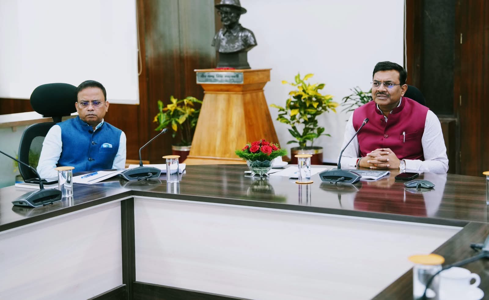 1790695425_42_मुख्य-सचिव-ने-की-मुख्यमंत्री-घोषणाओं-की-प्रगति-की-समीक्षा.jpeg