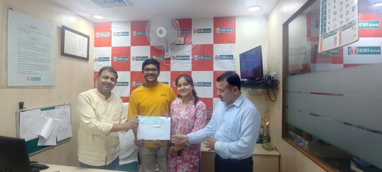 आईडीबीआई-बैंक-ने-सीएसआर-के-तहत-10-होनहार-विद्यार्थियों-को.jpg