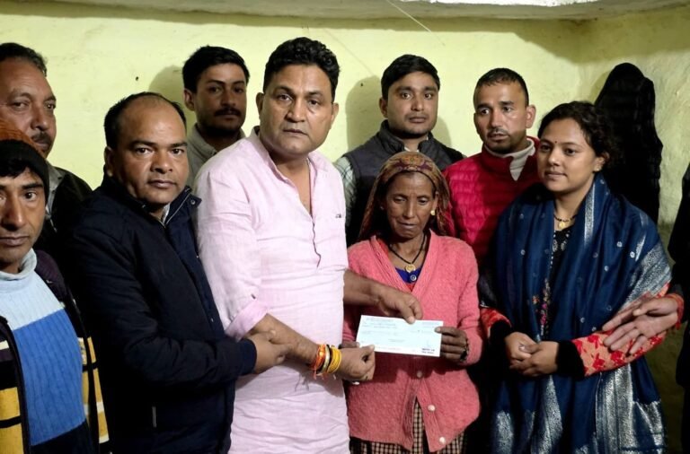 कैबिनेट-मंत्री-राम-सिंह-कैड़ा-ने-किया-आपदा-प्रभावित-क्षेत्रों.jpg