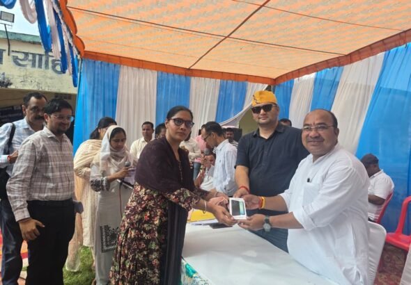 नानकमत्ता-के-गुरुनानक-इंटर-कालेज-नानकमता-में-बहुउद्देशीय-शिविर-आयोजित.jpeg