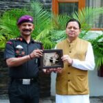 पर्वतारोहियों-का-साहस-अनुशासन-और-टीम-भावना-युवाओं-के-लिए.jpg