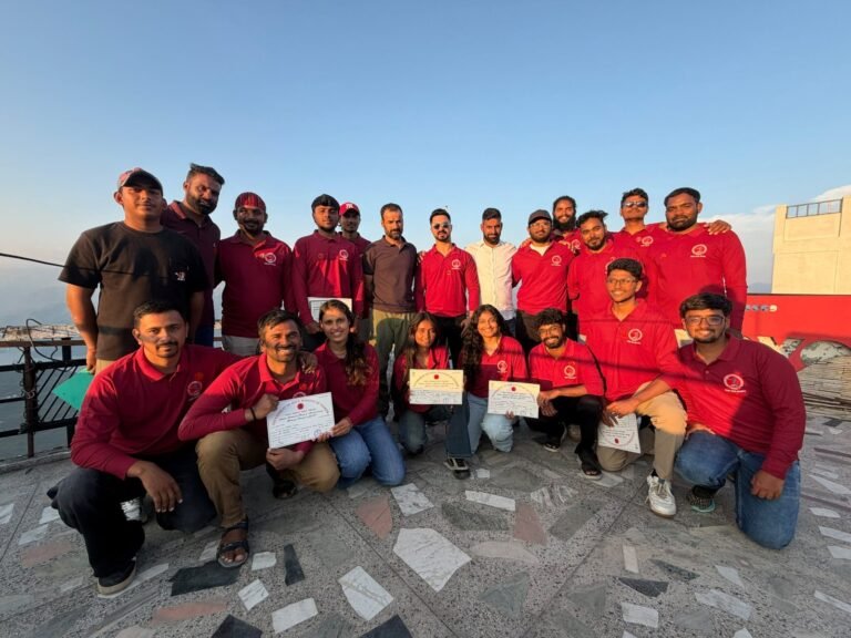 भारतीय-स्कीइंग-एवं-पर्वतारोहण-संस्थान-गुलमर्ग-द्वारा-आयोजित-द्वितीय-कोर्स.jpg