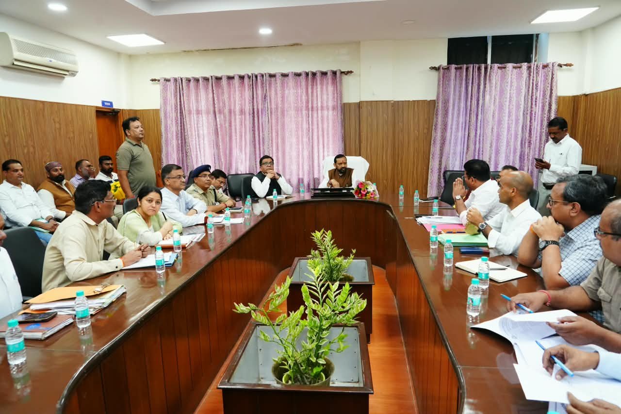 सफाई-कर्मचारियों-के-अधिकारों-एवं-कल्याणकारी-योजनाओं-के-प्रभावी-क्रियान्वयन.jpeg