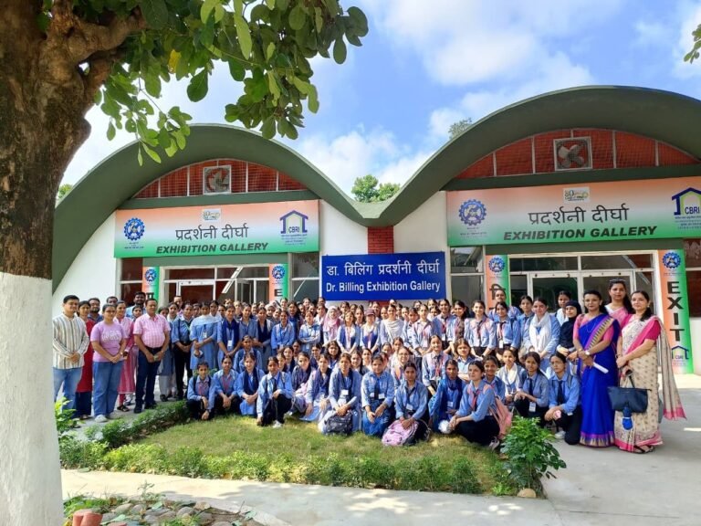 सीएसआईआर-के-85वें-स्थापना-दिवस-पर-सीएसआईआर-सीबीआरआई-में-ओपन-डे.jpg