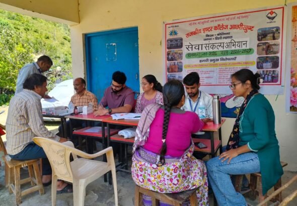 सेवा-संकल्प-अभियान-अभियान-के-तहत-कीर्तिनगर-के-आछरीखुंट-में.jpeg
