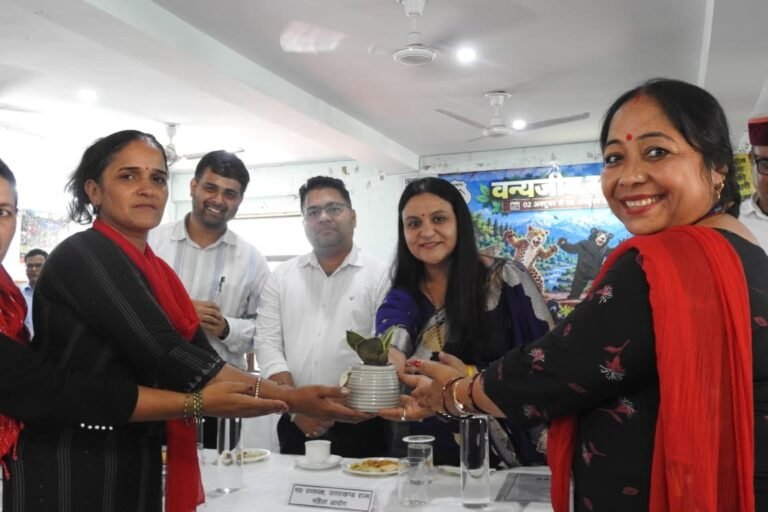1790954745_267_गांधी-जयंती-एवं-शास्त्री-जी-जयंती-पर-जनपद-न्यायालय-परिसर.jpeg
