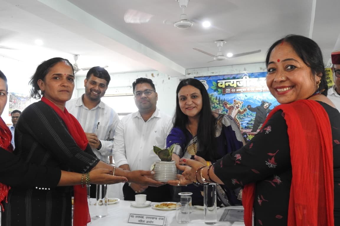 1790954745_267_गांधी-जयंती-एवं-शास्त्री-जी-जयंती-पर-जनपद-न्यायालय-परिसर.jpeg