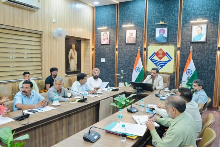 1791072553_861_देहरादून-में-एसआईआर-के-बाद-3992-मतदाता-बढ़े-अंतिम-सूची.jpeg