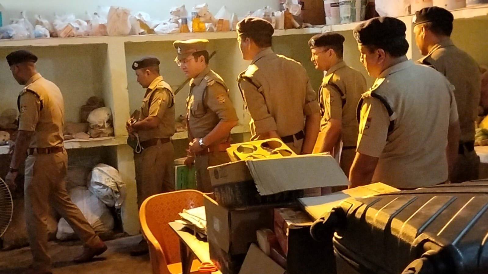 1791215810_901_पुलिस-अधीक्षक-नगर-द्वारा-किया-गया-कोतवाली-कनखल-का-अर्द्धवार्षिक.jpeg