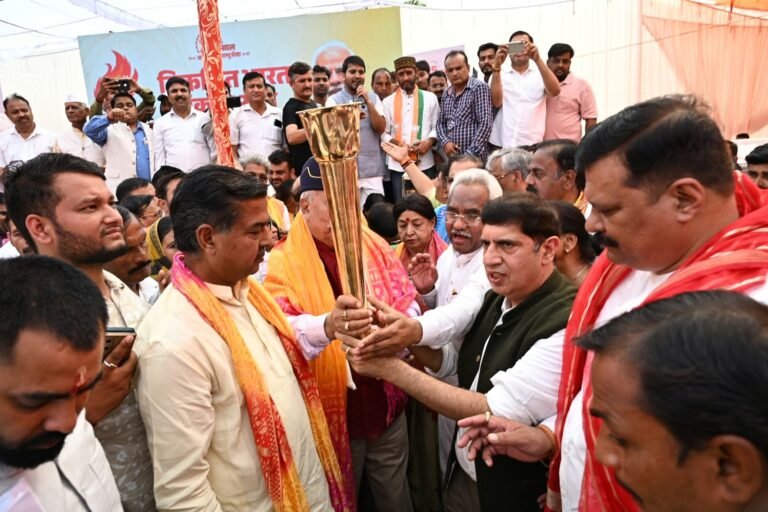 1791384703_959_प्रधानमंत्री-के-सार्वजनिक-जीवन-के-25-वर्ष-पूर्ण-होने-पर.jpeg