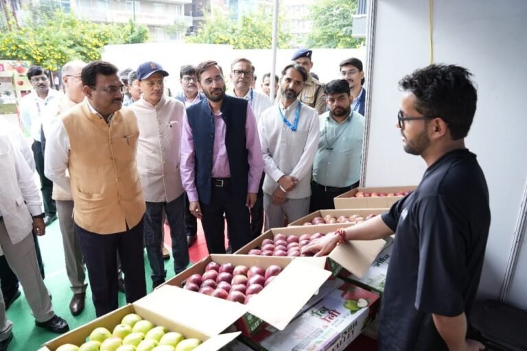 1791560683_148_नाबार्ड-का-दो-दिवसीय-‘सेब-महोत्सव-30-संपन्न.jpg
