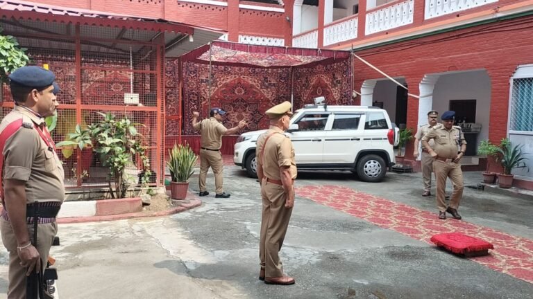 1791562363_574_सीओ-सिटी-ने-किया-कोतवाली-नगर-हरिद्वार-का-अर्द्धवार्षिक-निरीक्षण.jpg