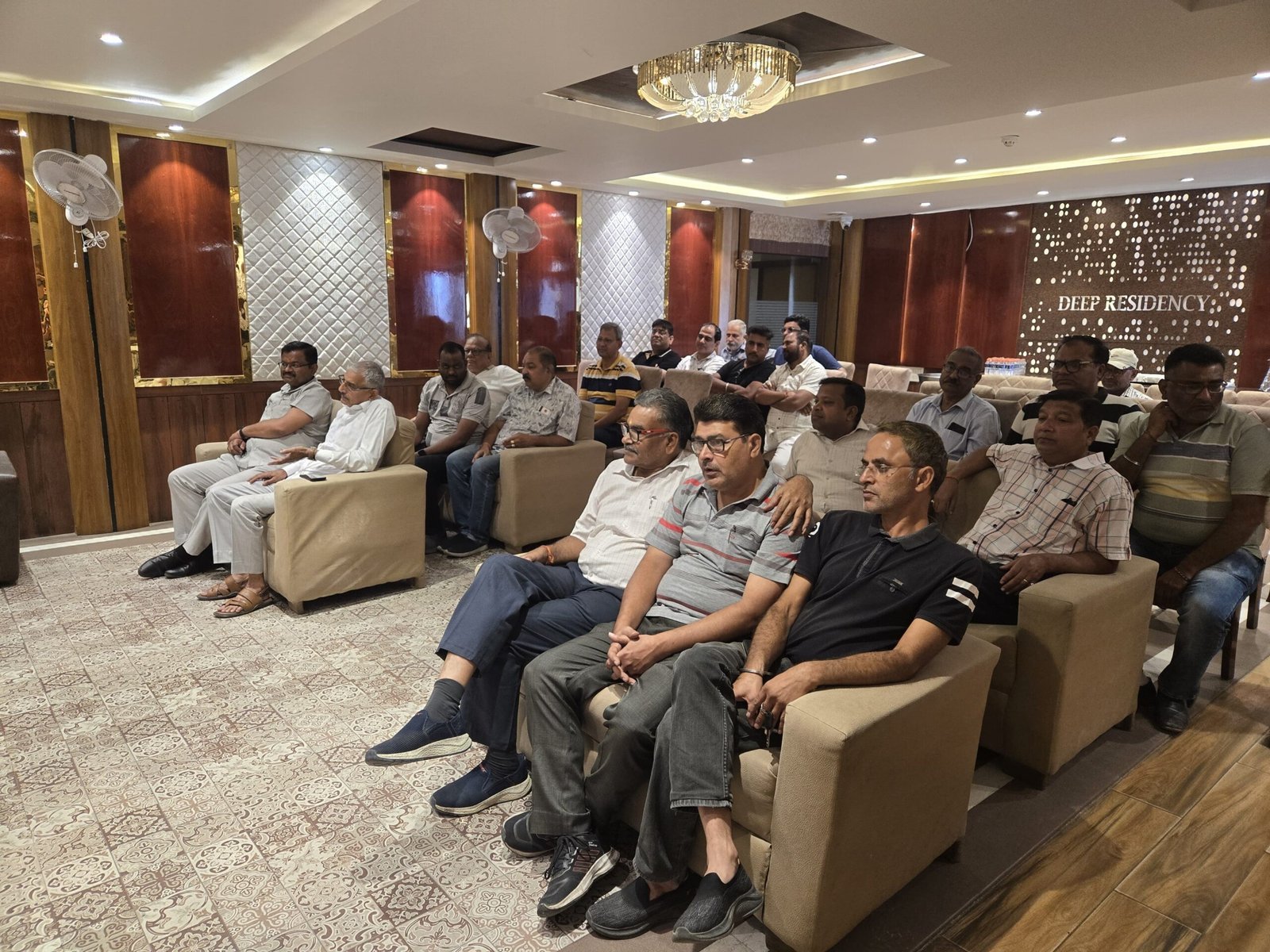 1791639617_651_त्योहारी-सीजन-से-पहले-खाद्य-सुरक्षा-मानकों-के-प्रति-व्यापारियों.jpg