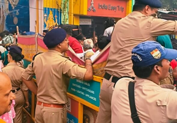 1791647298_818_पितृ-अमावस्या-के-अवसर-पर-एसएसपी-हरिद्वार-नवनीत-सिंह-सुरक्षा.jpeg
