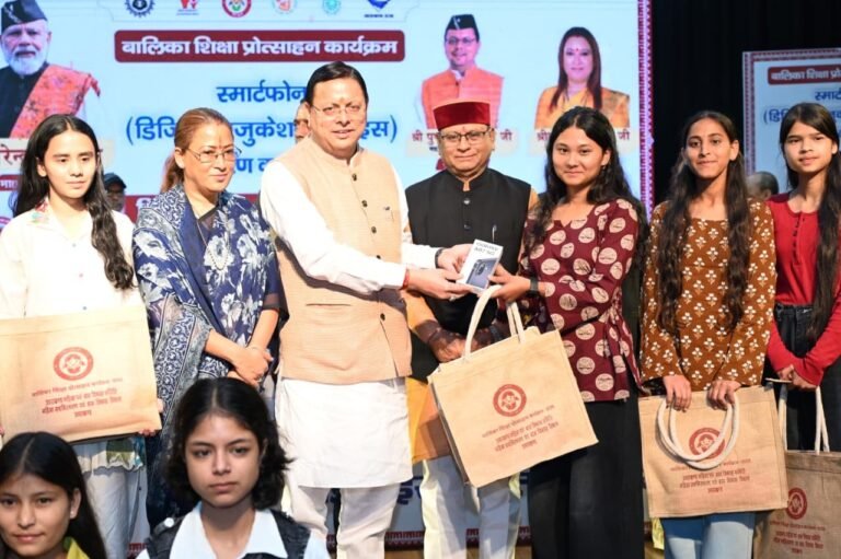 1791707987_223_कन्या-पूजन-तभी-सार्थक-जब-बेटियों-को-मिले-सम्मान-सुरक्षा.jpg