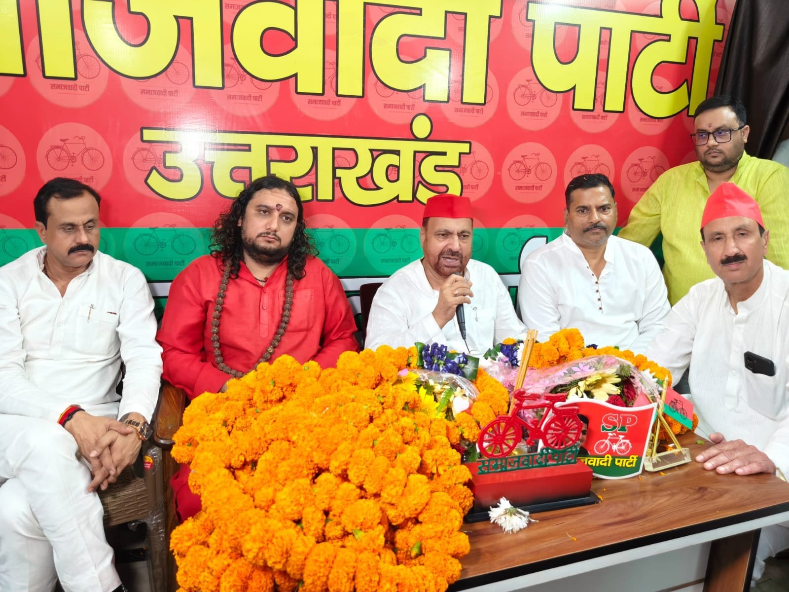 1791723284_837_सपा-कार्यकर्ताओं-ने-किया-नवनियुक्त-प्रदेश-अध्यक्ष-का-स्वागत.jpeg