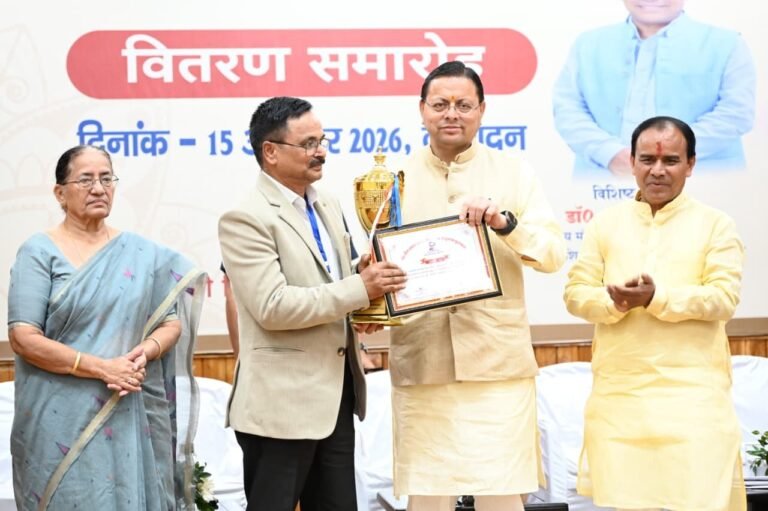 1792055443_19_मेधावी-विद्यार्थी-उत्तराखंड-के-उज्ज्वल-भविष्य-के-आधार-स्तंभ.jpeg