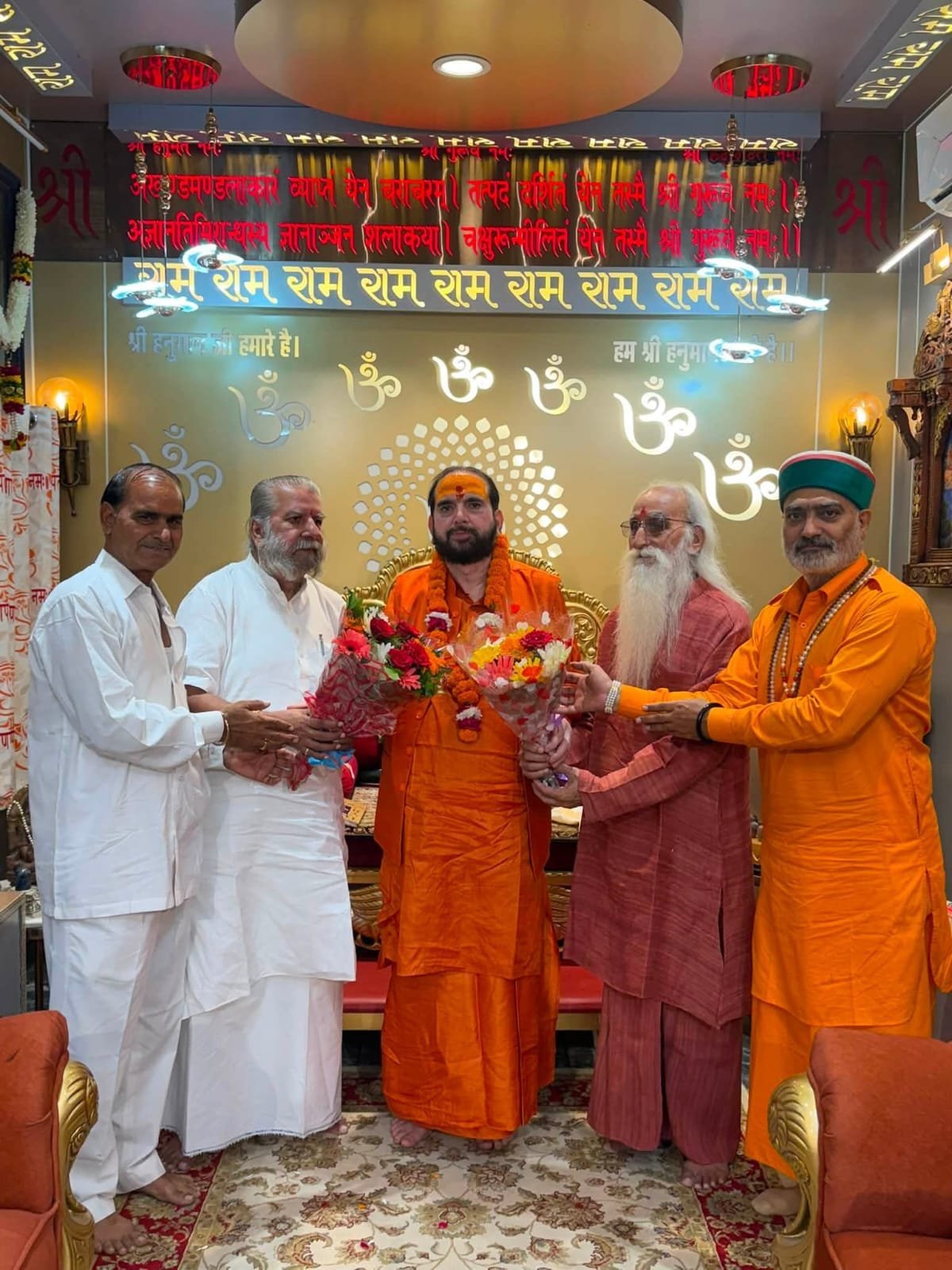 1792406810_128_महामंडलेश्वर-स्वामी-संतोषानंद-देव-महाराज-के-जन्मोत्सव-पर-गूंजा-धर्म.jpeg