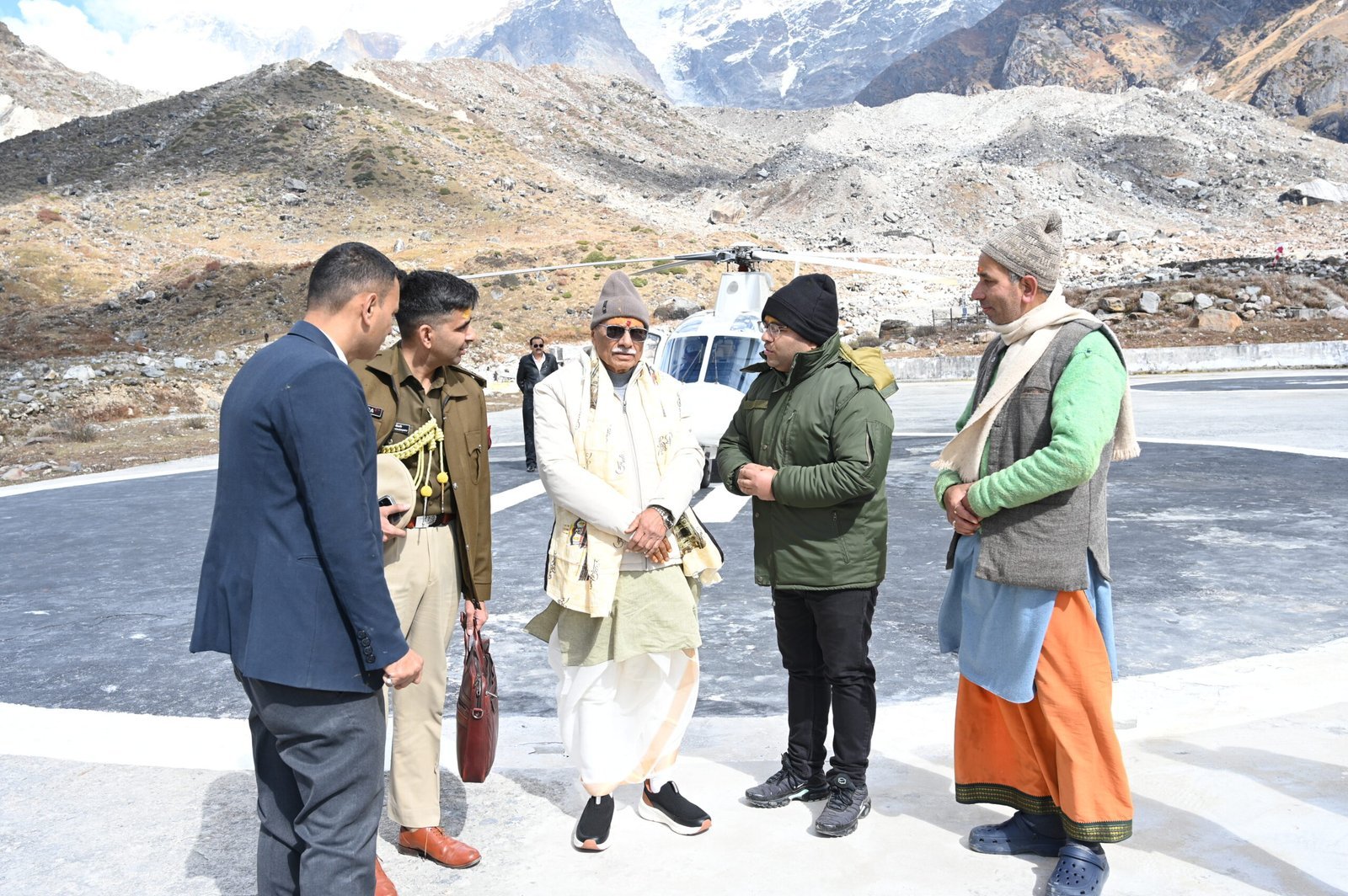 1792858007_598_राज्यपाल-ने-बाबा-केदारनाथ-के-दर्शन-कर-प्रदेश-एवं-देश.jpeg