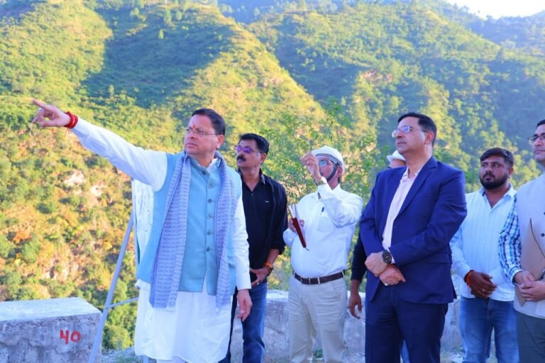 1793197484_97_मुख्यमंत्री-श्री-धामी-ने-श्रीनगर-देवप्रयाग-राष्ट्रीय-राजमार्ग-पर-पहाड़ी-के.jpeg