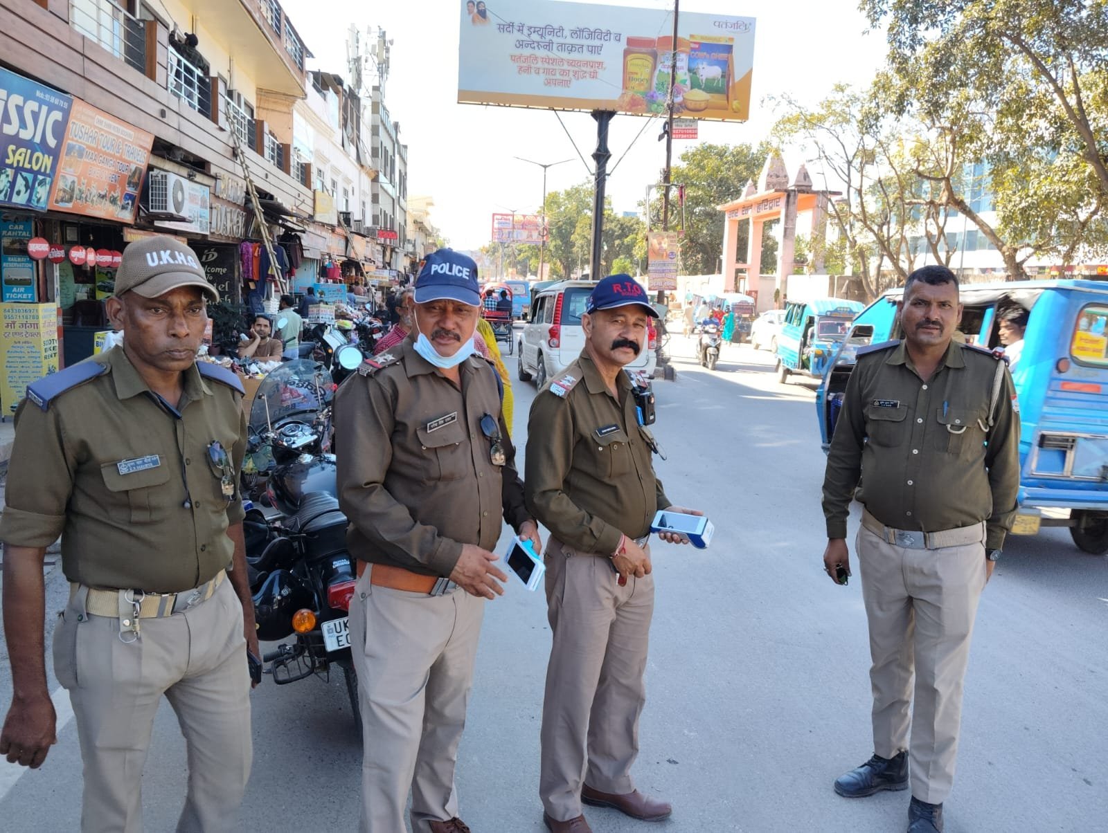 1793200724_379_हरिद्वार-में-परिवहन-विभाग-की-बड़ी-कार्रवाई—69-चालान-9-वाहन.jpeg