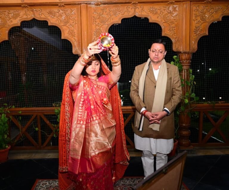 1793293504_154_मुख्यमंत्री-पुष्कर-सिंह-धामी-ने-धर्मपत्नी-गीता-धामी-के-साथ.jpeg