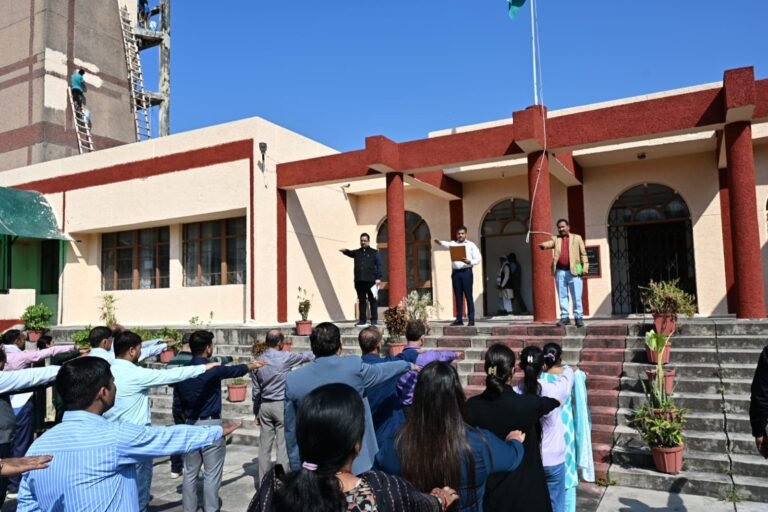 1793443218_926_लौह-पुरुष-सरदार-वल्लभभाई-पटेल-की-जयंती-पर-कलेक्ट्रेट-परिसर.jpeg