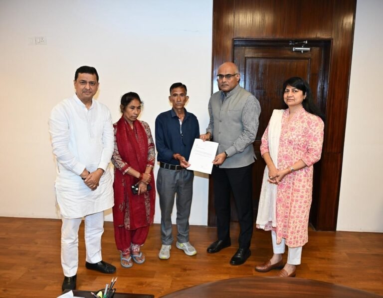 अंकिता-भंडारी-के-माता-पिता-ने-सीबीआई-के-वरिष्ठ-अधिकारियों-से.jpeg