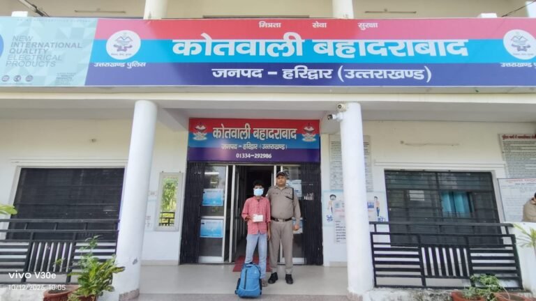 अंग्रेजी-शराब-के-साथ-आरोपी-गिरफ्तार-आबकारी-अधिनियम-में-मुकदमा.jpg