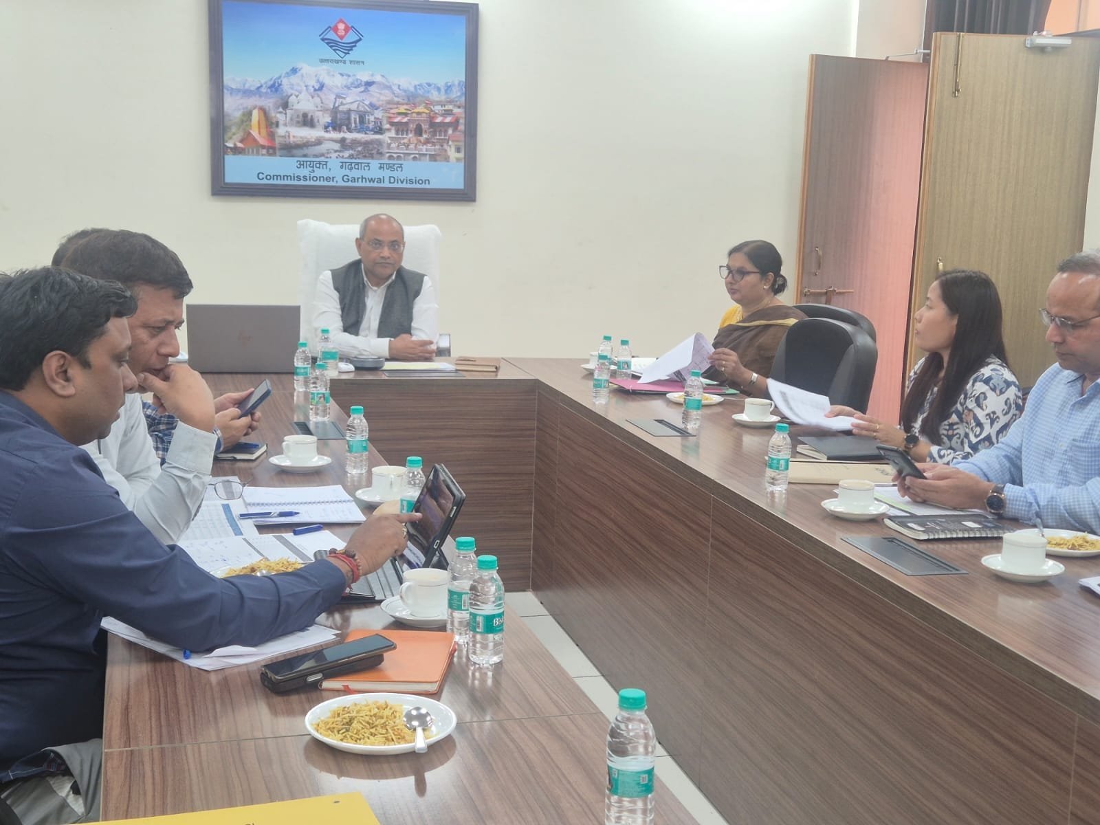 तय-समय-में-सड़कें-गड्ढामुक्त-न-होने-पर-गढ़वाल-आयुक्त.jpeg