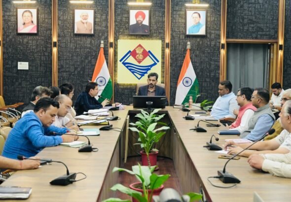 देहरादून-में-निर्धारित-स्थलों-पर-ही-पटाखों-की-बिक्री-की.jpg