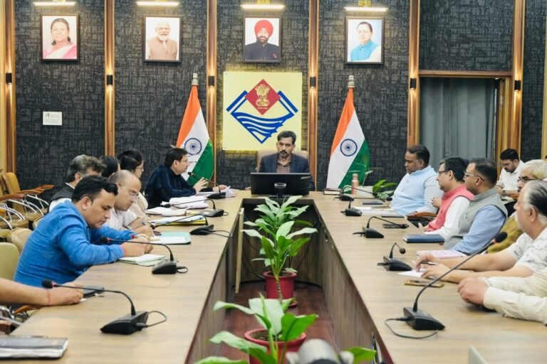 देहरादून-में-निर्धारित-स्थलों-पर-ही-पटाखों-की-बिक्री-की.jpg
