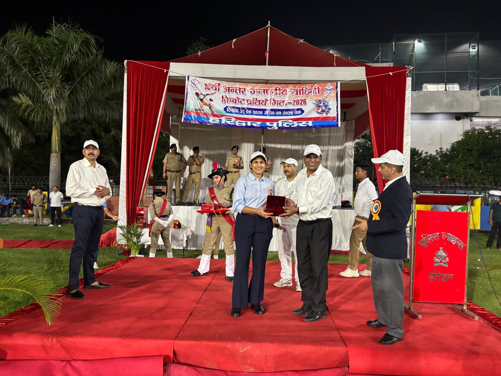 प्रोडॉ-नरेश-चौधरी-को-पुलिस-विभाग-को-दिये-गये-उत्कृष्ट.jpeg