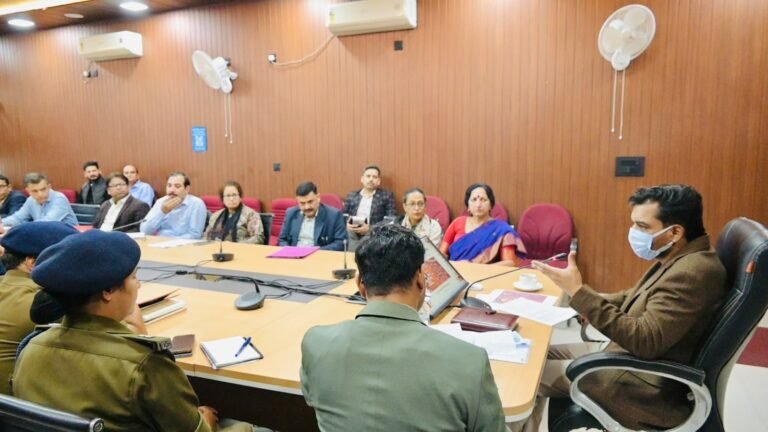 मसूरी-विन्टरलाईन-कार्निवाल-2026-को-भव्य-आयोजन-को-लेकर-जिला-प्रशासन.jpeg