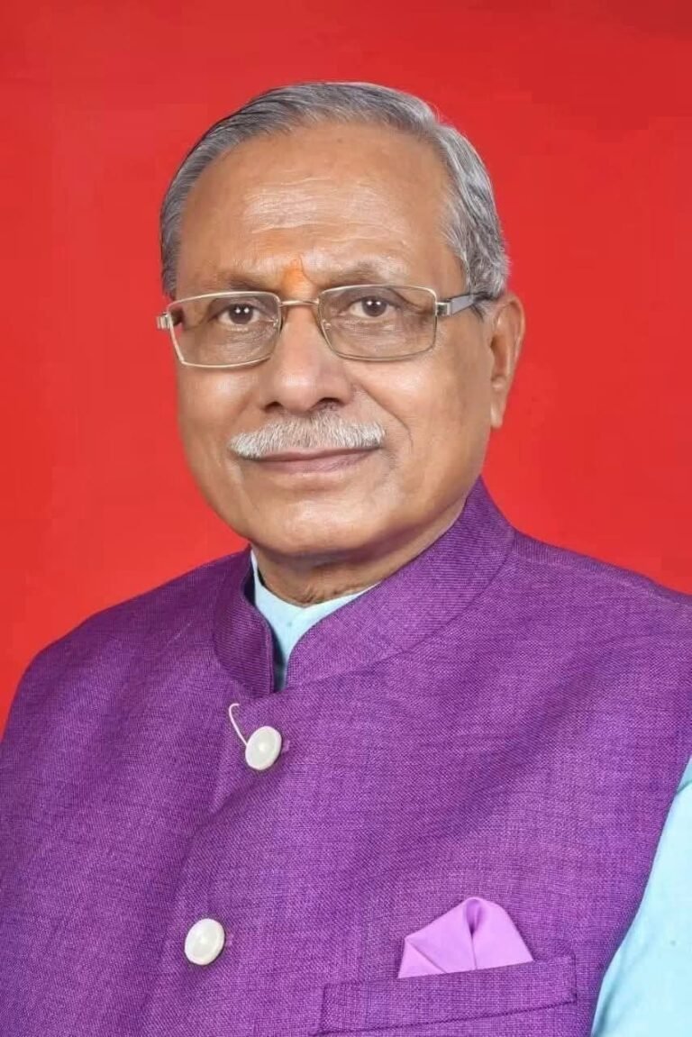 मुख्यमंत्री-श्री-धामी-ने-डॉ-ढाल-सिंह-बिसेन-को-उत्तराखण्ड.jpg