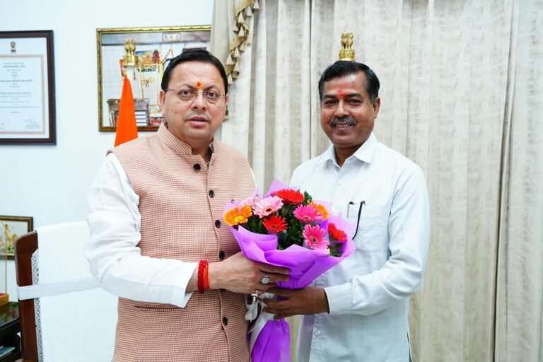 मुख्यमंत्री-से-मुख्यमंत्री-आवास-पर-रानीपुर-हरिद्वार-विधानसभा-क्षेत्र-से.jpg