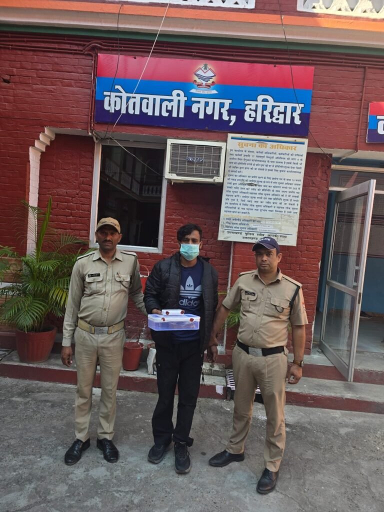 वरिष्ठ-पत्रकार-के-घर-पर-हुई-चोरी-का-हरिद्वार-पुलिस.jpeg