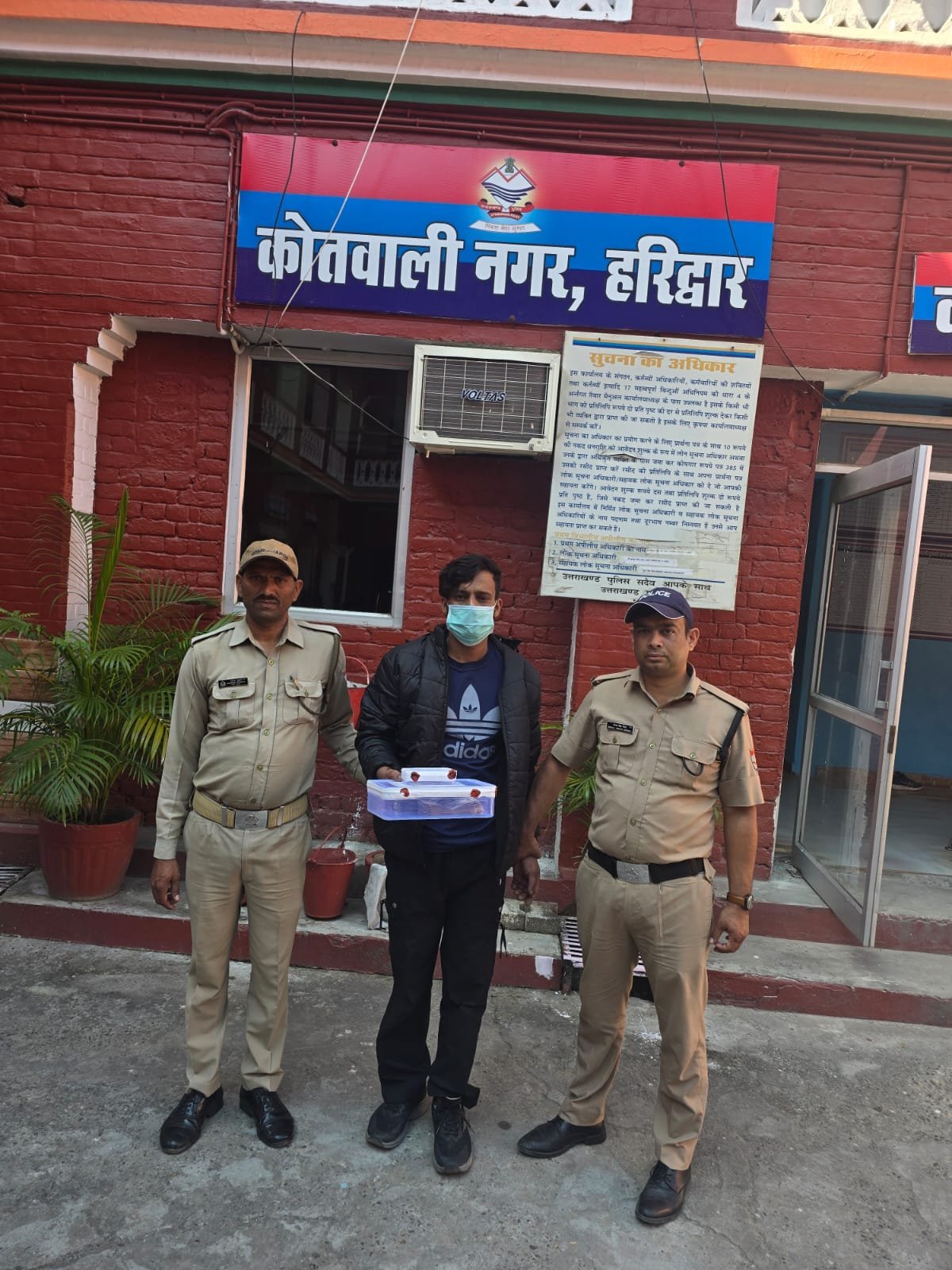 वरिष्ठ-पत्रकार-के-घर-पर-हुई-चोरी-का-हरिद्वार-पुलिस.jpeg