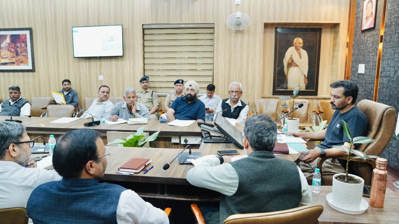 विधानसभा-चुनाव-2027ः-देहरादून-में-23-अक्टूबर-से-ईवीएम-की-तकनीकी.jpeg